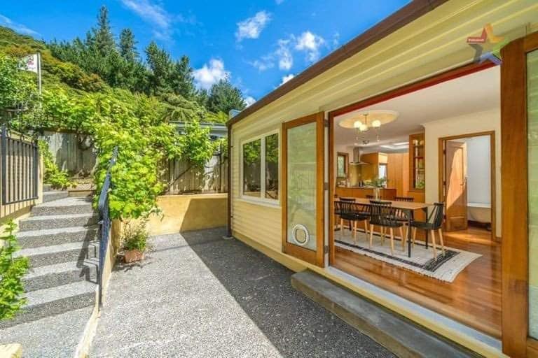 Photo of property in 69 Norton Park Avenue, Fairfield, Lower Hutt, 5011