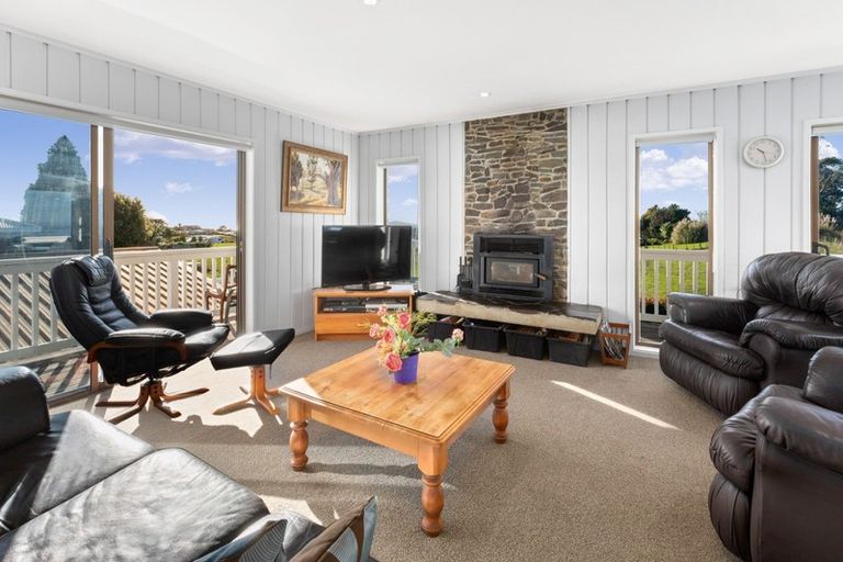 Photo of property in 16 Adela Stewart Drive West, Athenree, Waihi Beach, 3177