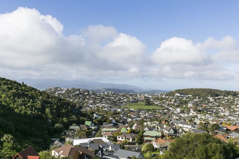 Photo of property in 16 Ramphal Terrace, Khandallah, Wellington, 6035