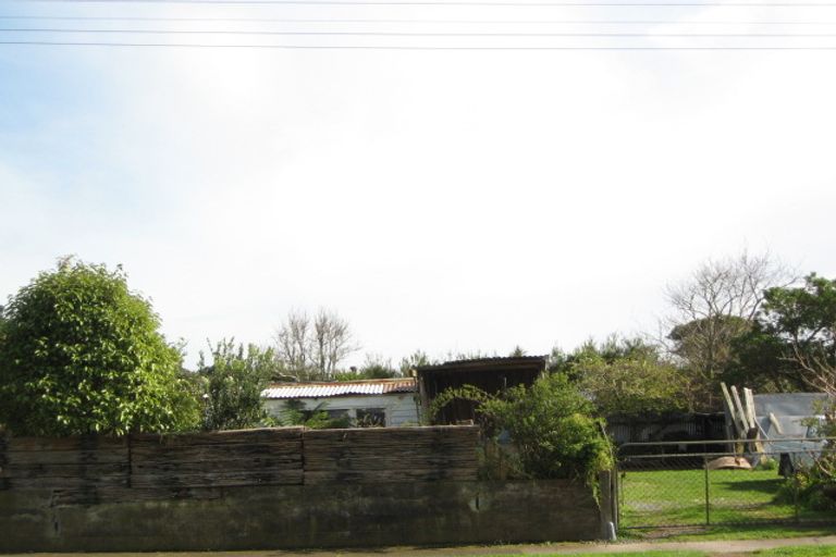Photo of property in 10 Pratt Street, Waitara, 4320
