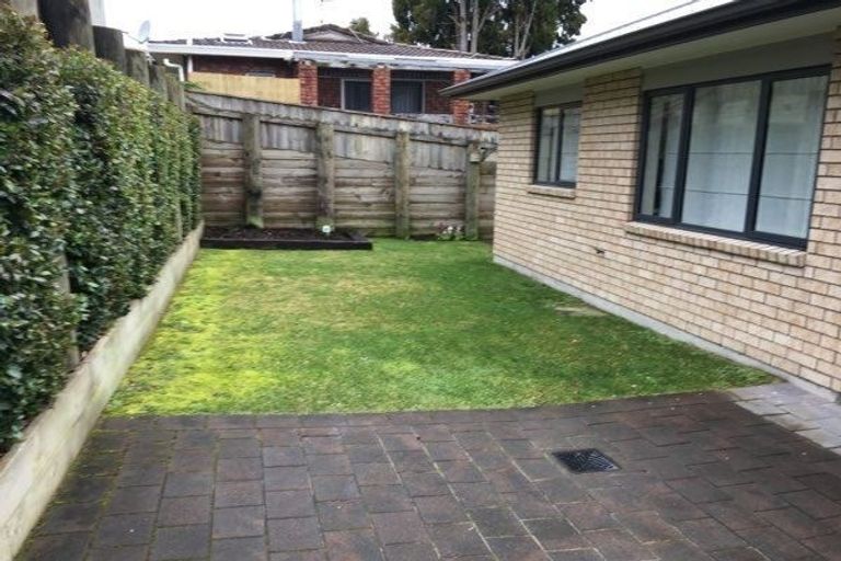 Photo of property in 98a Kawaha Point Road, Kawaha Point, Rotorua, 3010