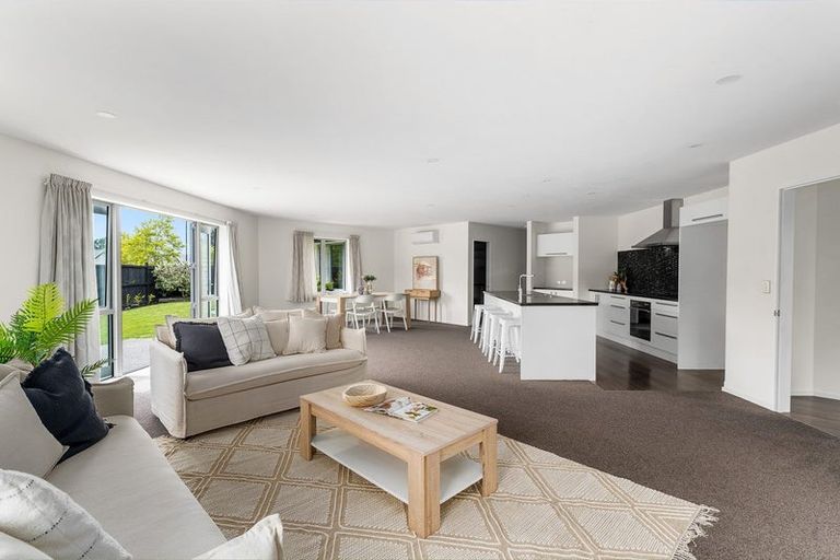 Photo of property in 37 Dunlops Crescent, Bottle Lake, Christchurch, 8083