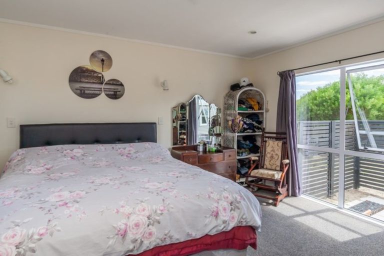 Photo of property in 30 Forest Road, Waitarere Beach, Levin, 5510