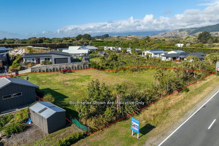 Photo of property in 39 Paetawa Road, Peka Peka, Waikanae, 5391
