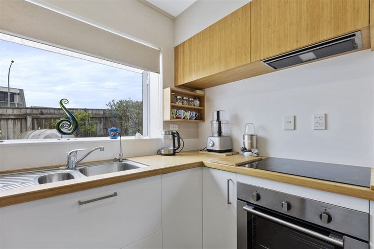 Photo of property in 1a Walmer Grove, Bell Block, New Plymouth, 4312