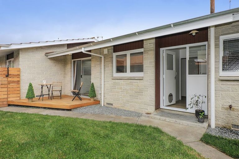 Photo of property in 2/707 York Street, Mahora, Hastings, 4120