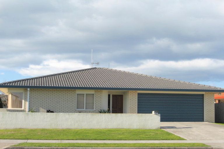 Photo of property in 681 Gloucester Road, Papamoa Beach, Papamoa, 3118