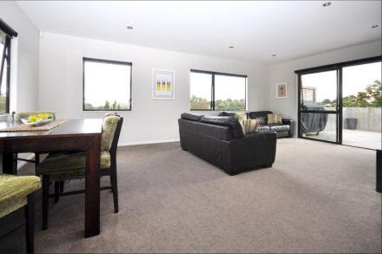 Photo of property in 3 Brian Crescent, Stanmore Bay, Whangaparaoa, 0932