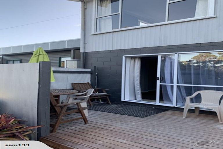 Photo of property in 2/65 Cliff View Drive, Green Bay, Auckland, 0604