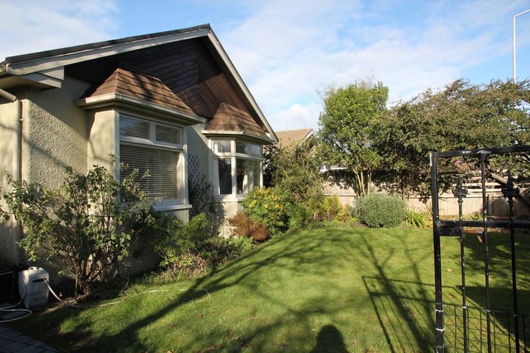 Photo of property in 74 North Parade, Richmond, Christchurch, 8013