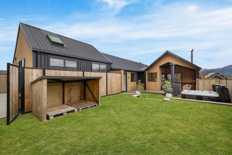 Photo of property in 72 Spur Ridge, Jacks Point, 9371