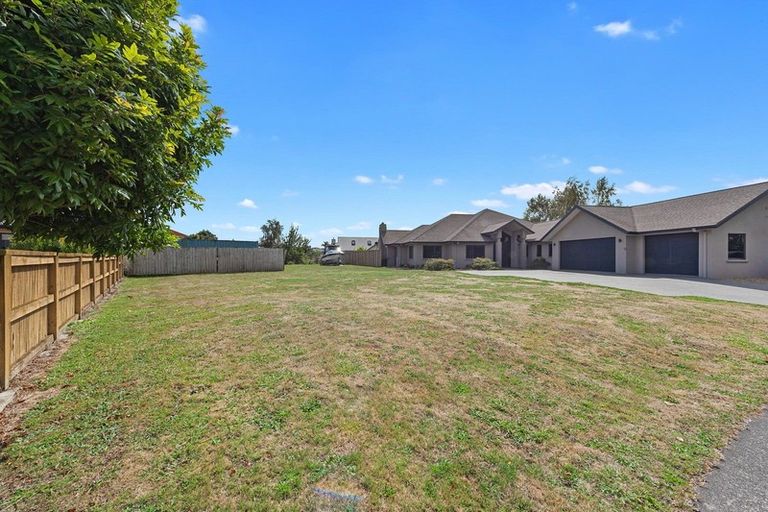 Photo of property in 18 Winslow Court, Huntington, Hamilton, 3210