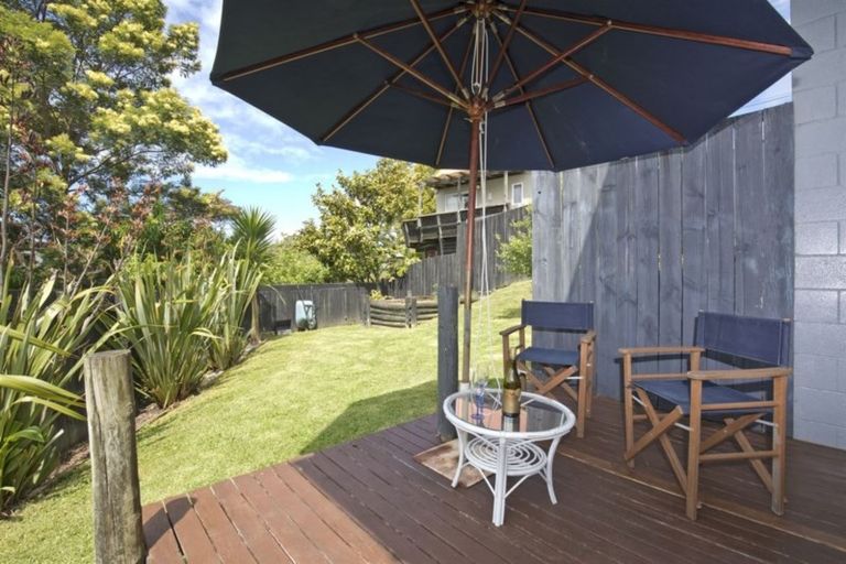 Photo of property in 3/84 Peach Road, Glenfield, Auckland, 0629