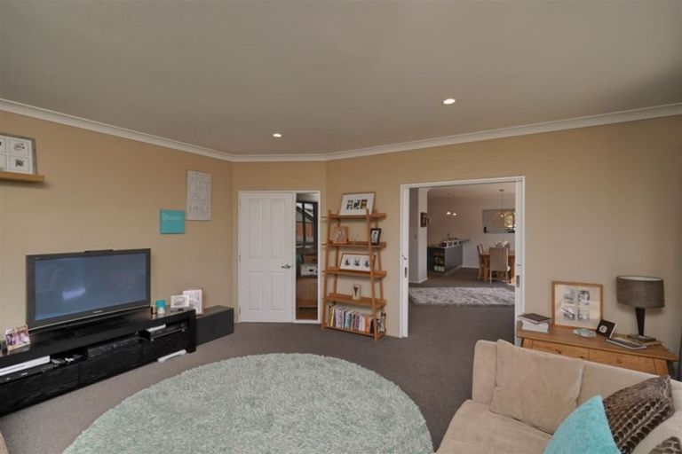 Photo of property in 11 Mcmahon Drive, Aidanfield, Christchurch, 8025