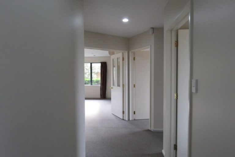 Photo of property in 6 Sheraton Place, Redwood, Christchurch, 8051