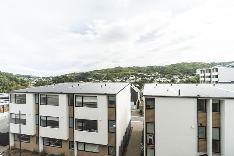 Photo of property in 202/11 Jean Caldwell Way, Island Bay, 6023