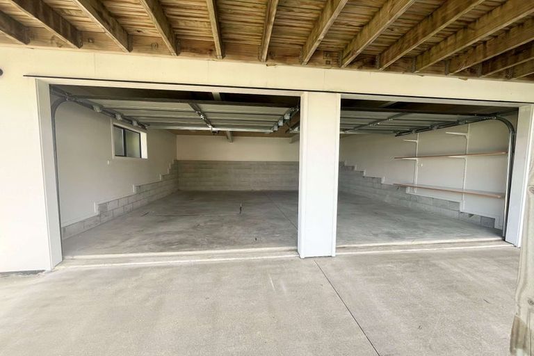 Photo of property in 4 Clearview Heights, Ranui, Auckland, 0612