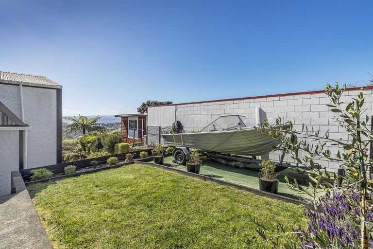 Photo of property in 2/10 Downing Street, Crofton Downs, Wellington, 6035