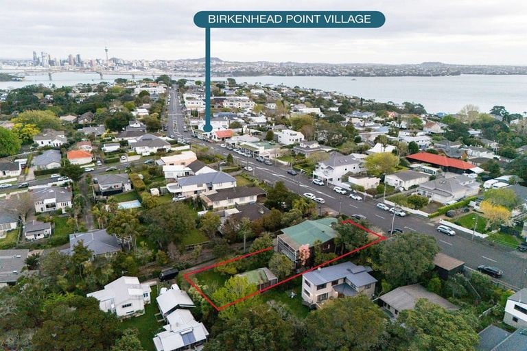 Photo of property in 137 Hinemoa Street, Birkenhead, Auckland, 0626