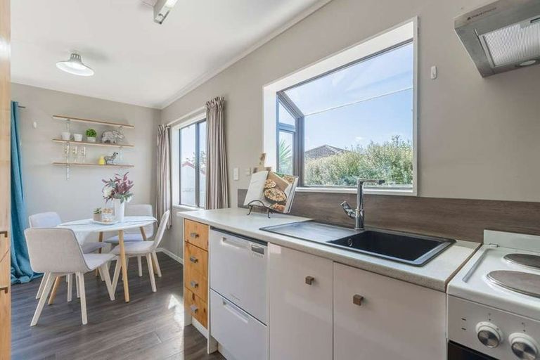 Photo of property in 82a Alexander Road, Raumati Beach, Paraparaumu, 5032