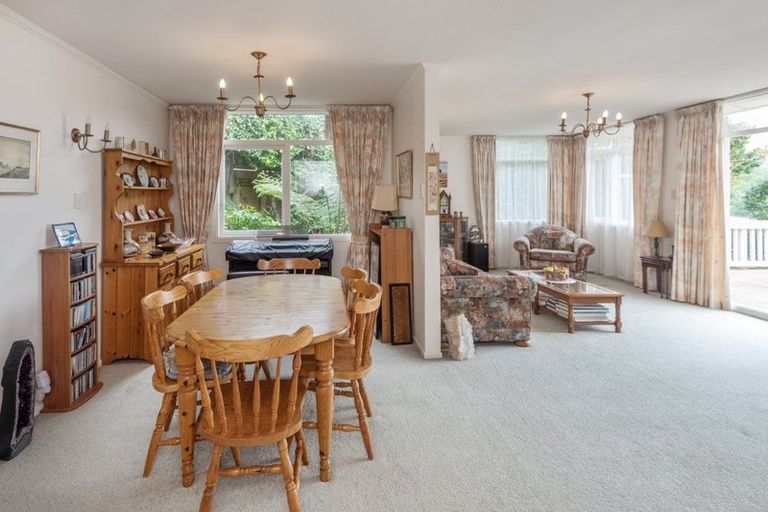 Photo of property in 4 Clematis Avenue, Murrays Bay, Auckland, 0630