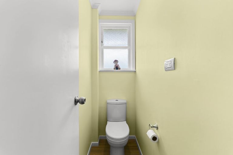 Photo of property in 43 Woodleigh Street, Frankleigh Park, New Plymouth, 4310