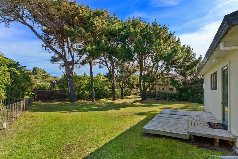 Photo of property in 283 Peka Peka Road, Peka Peka, Waikanae, 5391