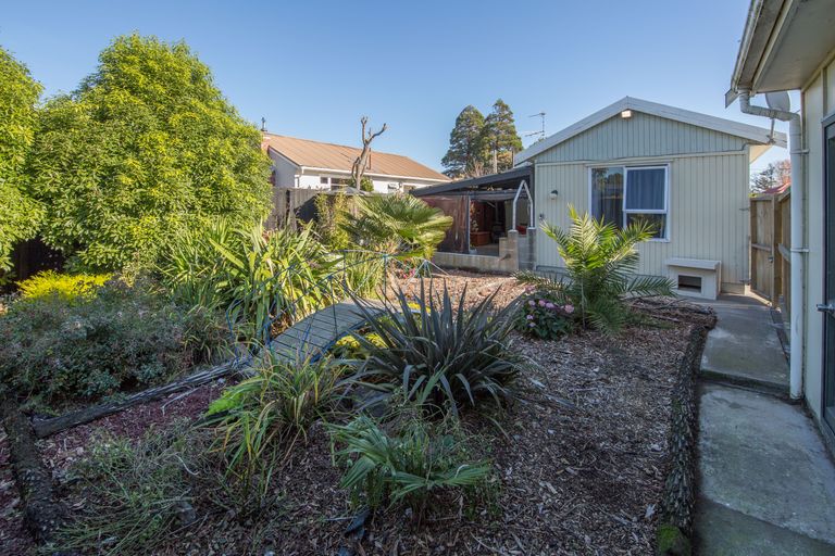 Photo of property in 79 Cuffs Road, Wainoni, Christchurch, 8061