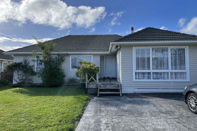 Photo of property in 9 Wright Street, Wainuiomata, Lower Hutt, 5014