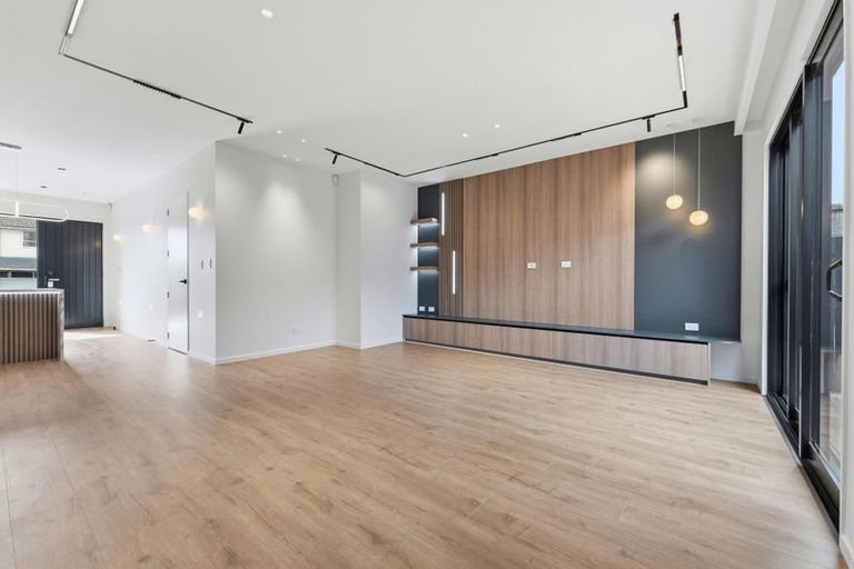 Photo of property in 1a Sheralee Place, Bucklands Beach, Auckland, 2014