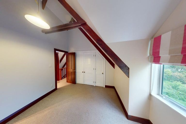 Photo of property in 200 Aokautere Drive, Fitzherbert, Palmerston North, 4471