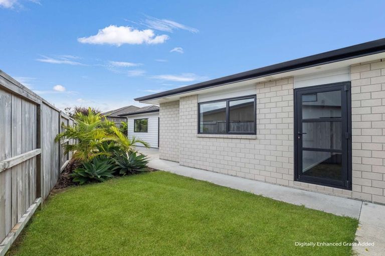 Photo of property in 13 Olney Court, One Tree Point, 0118