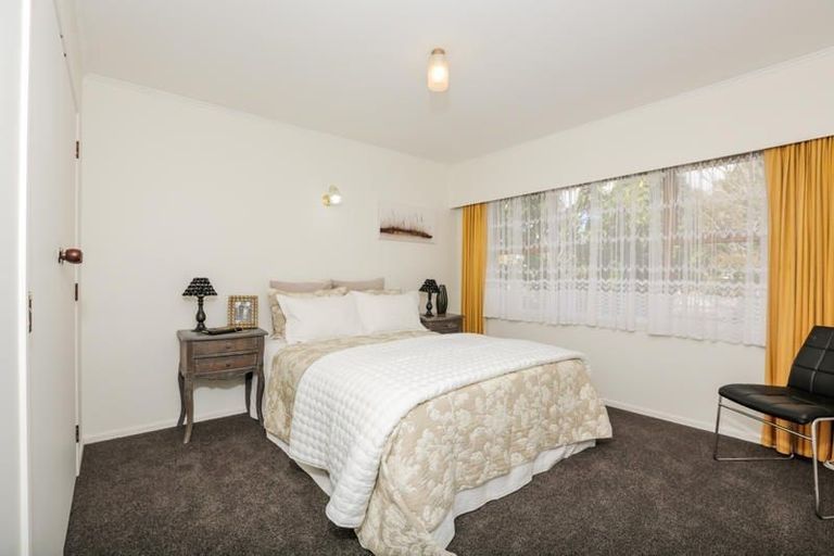 Photo of property in 1/34 Mcleod Road, Henderson, Auckland, 0612