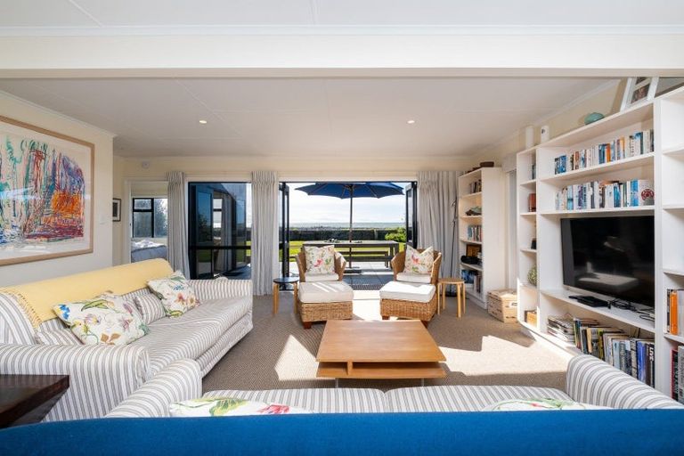 Photo of property in 251 Clifton Road, Te Awanga, 4102