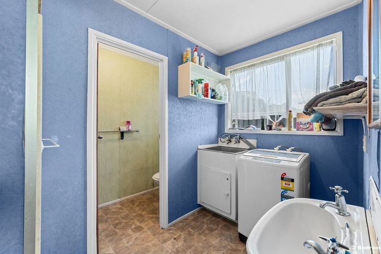 Photo of property in 42 Simons Street, Moturoa, New Plymouth, 4310