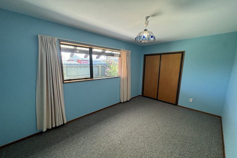 Photo of property in 2/14 Farquhars Road, Redwood, Christchurch, 8051