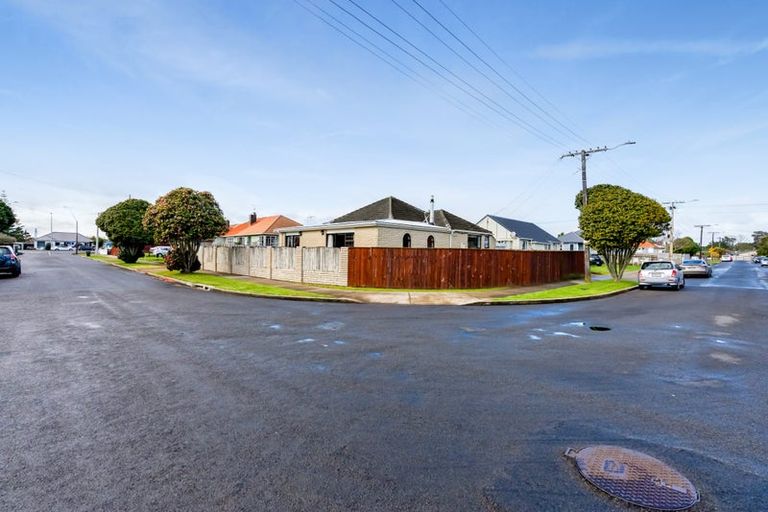 Photo of property in 1 List Street, Welbourn, New Plymouth, 4310