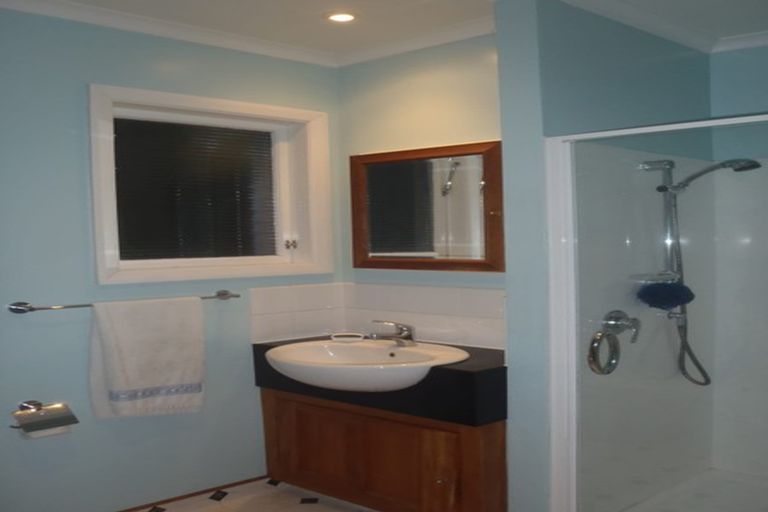 Photo of property in 57 Bedford Street, Northland, Wellington, 6012