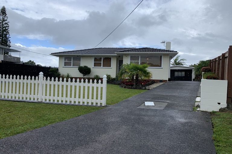 Photo of property in 57 Avonleigh Road, Green Bay, Auckland, 0604