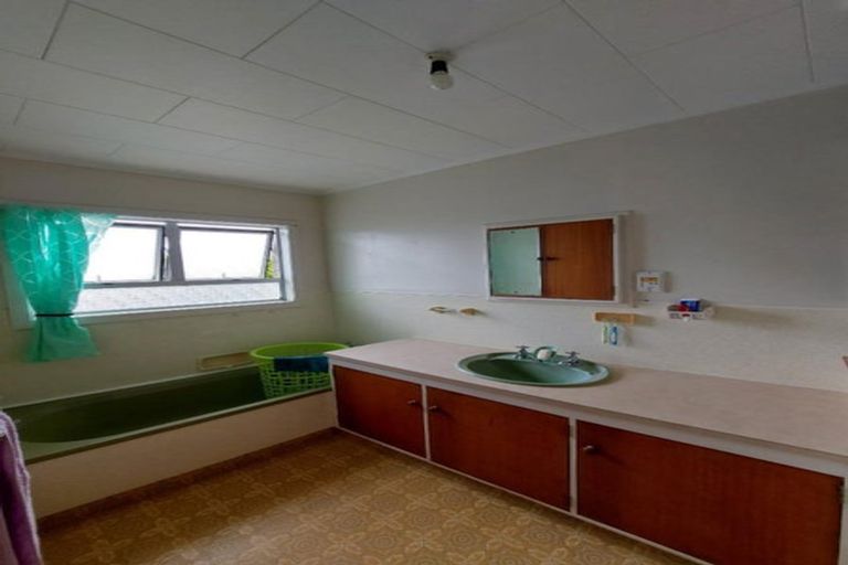 Photo of property in 7 Tawake Place, Waitara, 4320