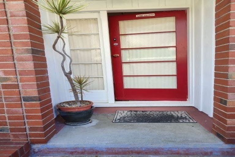 Photo of property in 31 Nile Street, Waterloo, Lower Hutt, 5011