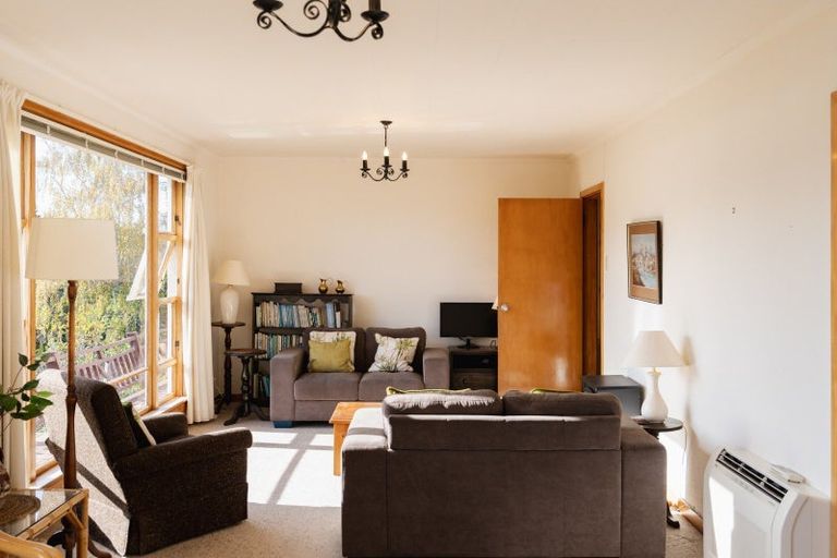 Photo of property in 9 Saint Ronans Road, Macandrew Bay, Dunedin, 9077