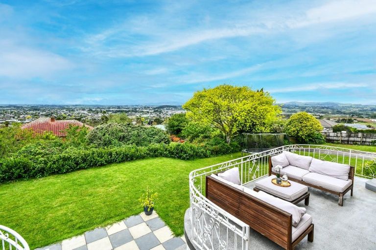 Photo of property in 12 Routly Avenue, Pukekohe, 2120