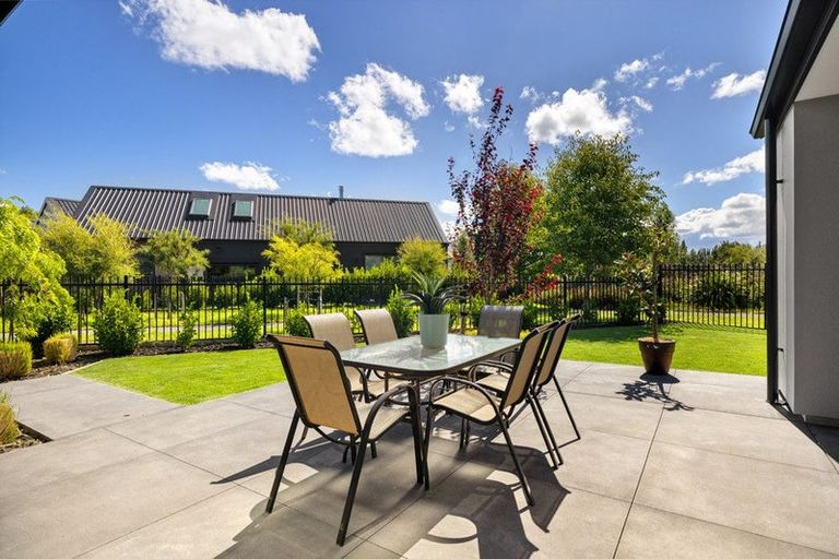 Photo of property in 8 Kirkland Crescent, Harewood, Christchurch, 8051