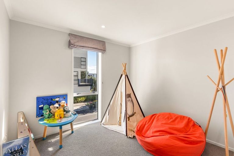 Photo of property in 91 Glidepath Road, Hobsonville, Auckland, 0616