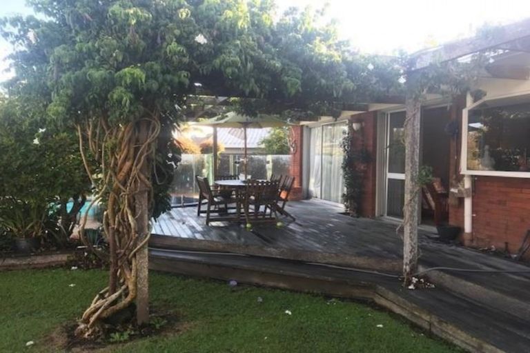 Photo of property in 10 Roadley Avenue, Sunnyhills, Auckland, 2010