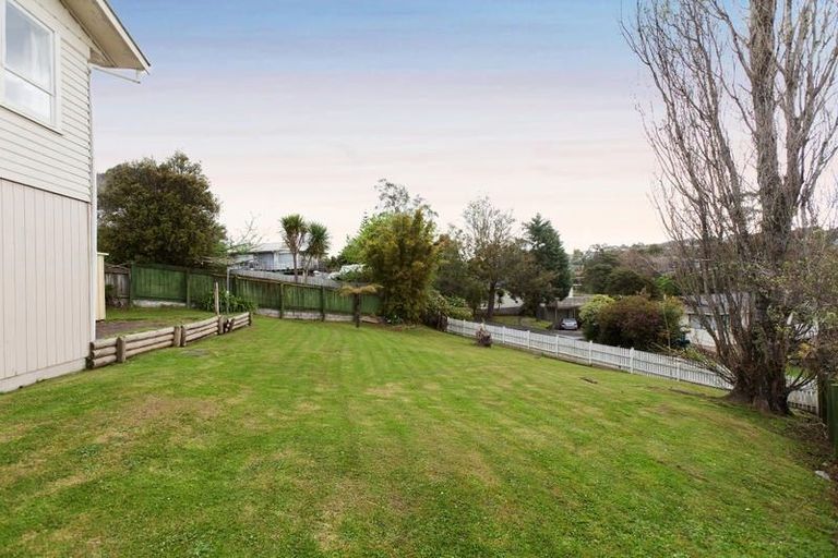Photo of property in 43 Commodore Drive, Lynfield, Auckland, 1042