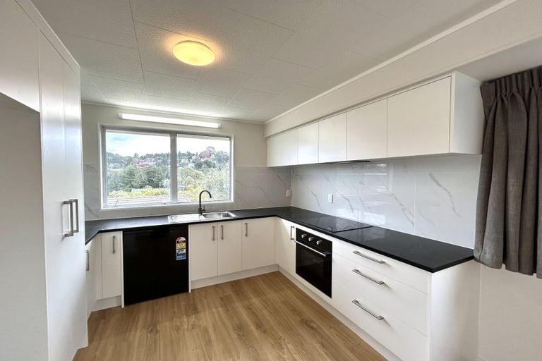 Photo of property in 2/127 Spinella Drive, Bayview, Auckland, 0629