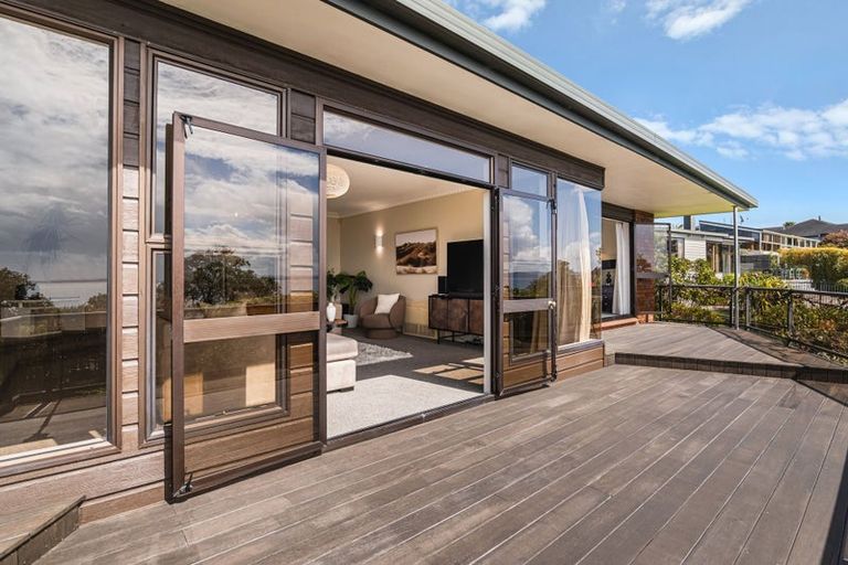 Photo of property in 146 Pacific Parade, Army Bay, Whangaparaoa, 0930