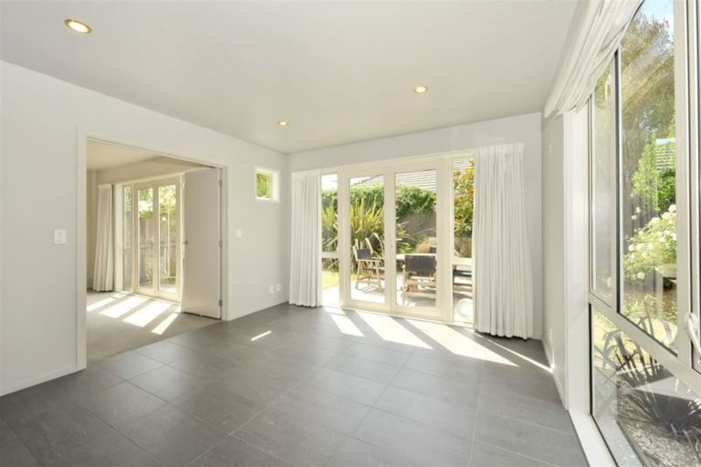 Photo of property in 19a Beatrice Place, Avonhead, Christchurch, 8042